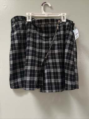 AMP Black and White Plaid Skirt with Zippers , Size M